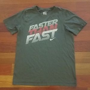 The Nike Tee Boys L Athletic cut t-shirt